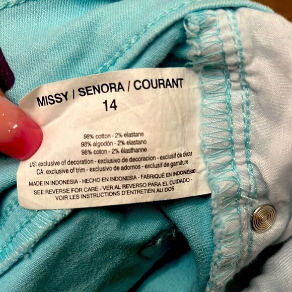 Gloria Vanderbilt blue cuffed shorts - Picture 8 of 8